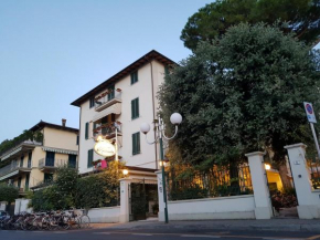  Hotel La Primula  Форте Дей Марми
